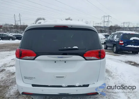 2018 Chrysler Pacifica Touring L из США, поврежденный, VIN 2C4RC1BG2JR233657